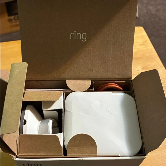 Ring Spotlight Cam Plus - Picture 4 of 10